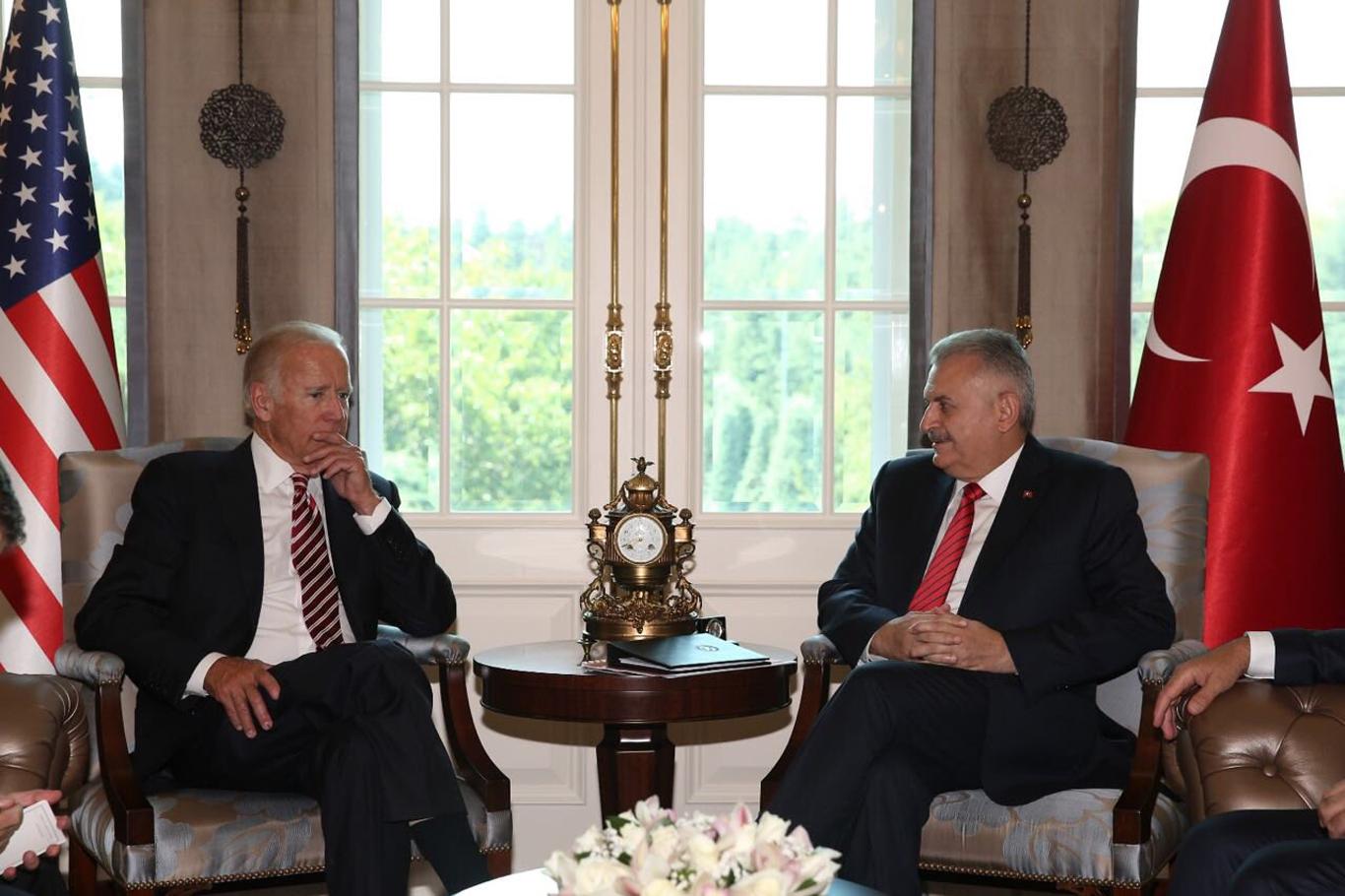 Başbakan Yıldırım ile Biden bir araya geldi Başbakan Yıldırım ile Biden bir araya geldi